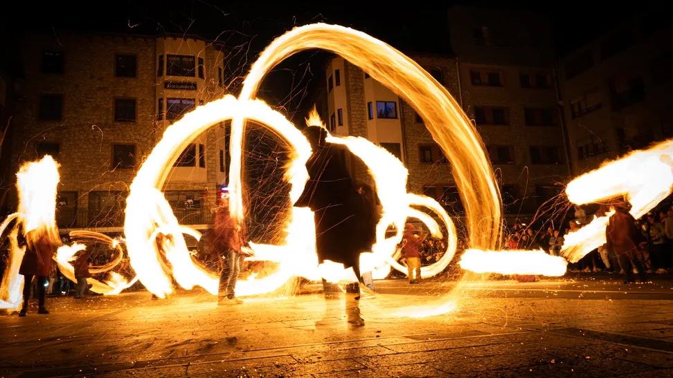 La prueba de fuego sirve como un ensayo en el que los jóvenes fallaires deben demostrar ...