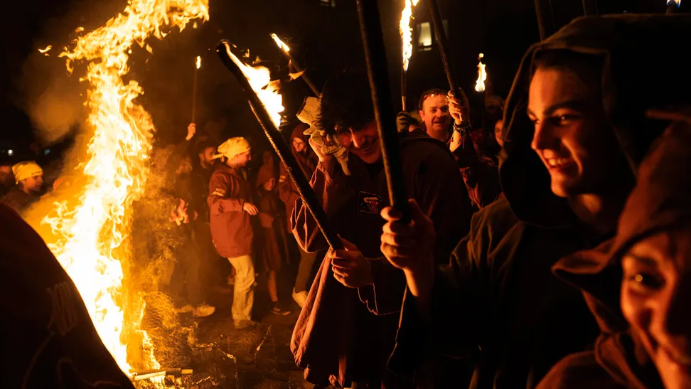 En las últimas décadas las fallas tradicionales de Andorra han adquirido relevancia turística, lo que ha ...