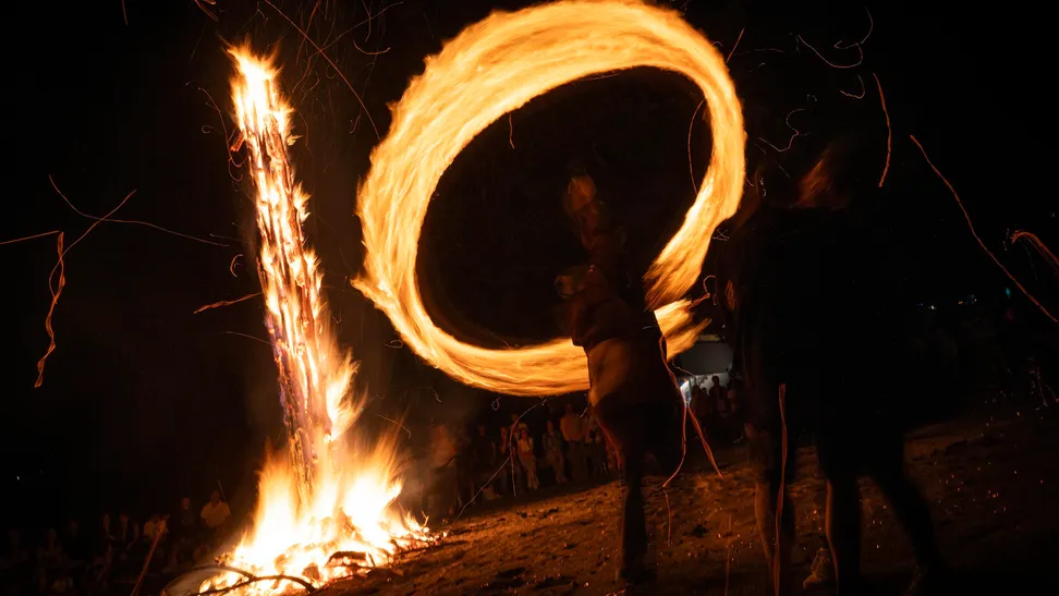 En su poema “Canigó”, Jacint Verdaguer capturó la esencia de las fallas tradicionales de los Pirineos ...