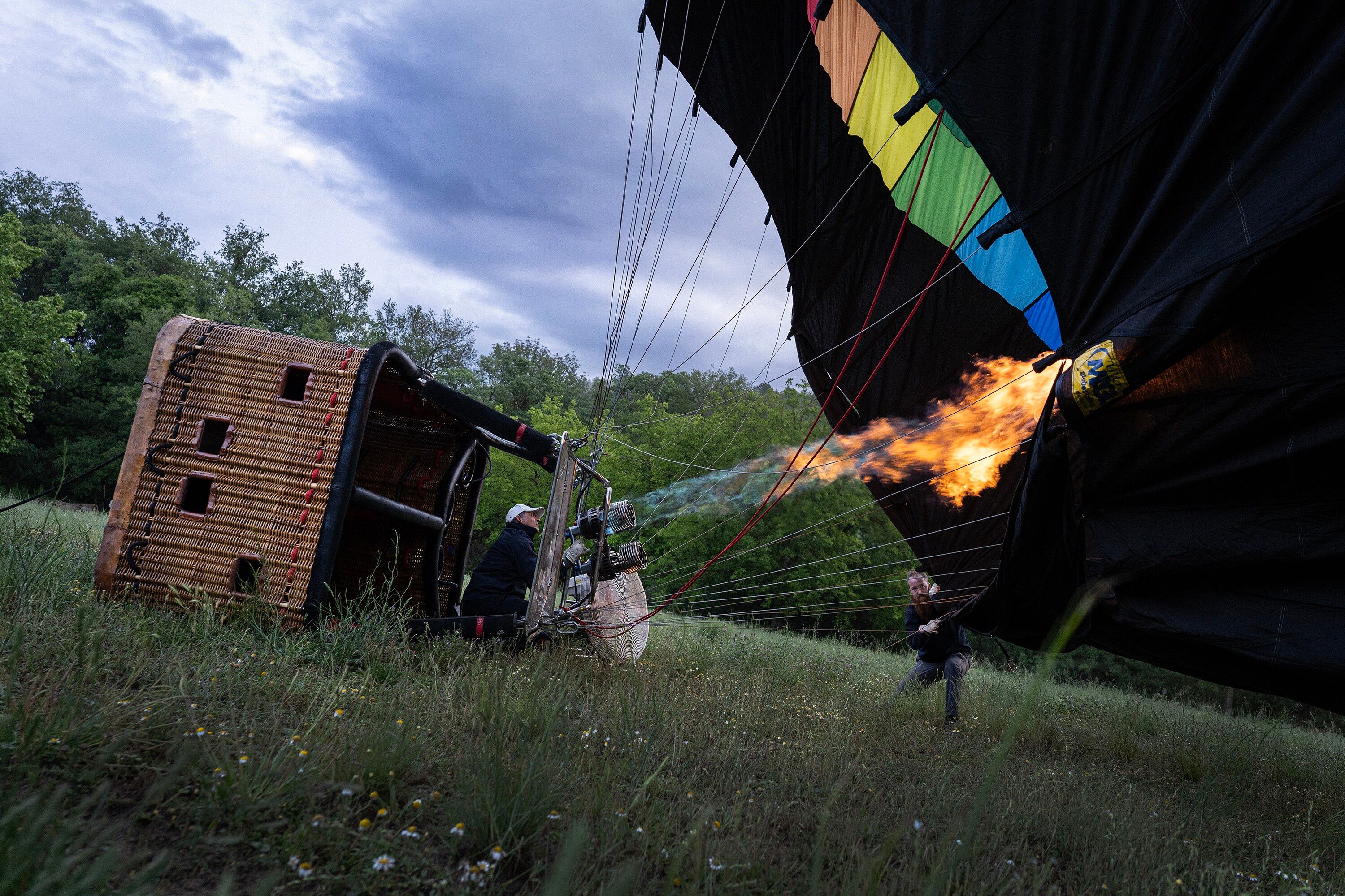 Anoia Balloons es una propuesta ecoturística que toma el nombre de la comarca catalana en donde empezaron a elevarse los primeros globos aerostáticos de todo el territorio español y en donde, anualmente, se celebra el festival más importante y numeroso de globos. Jordi Rodríguez es el jefe de operaciones y piloto principal del proyecto, un gran apasionado y veterano de la aerostación.