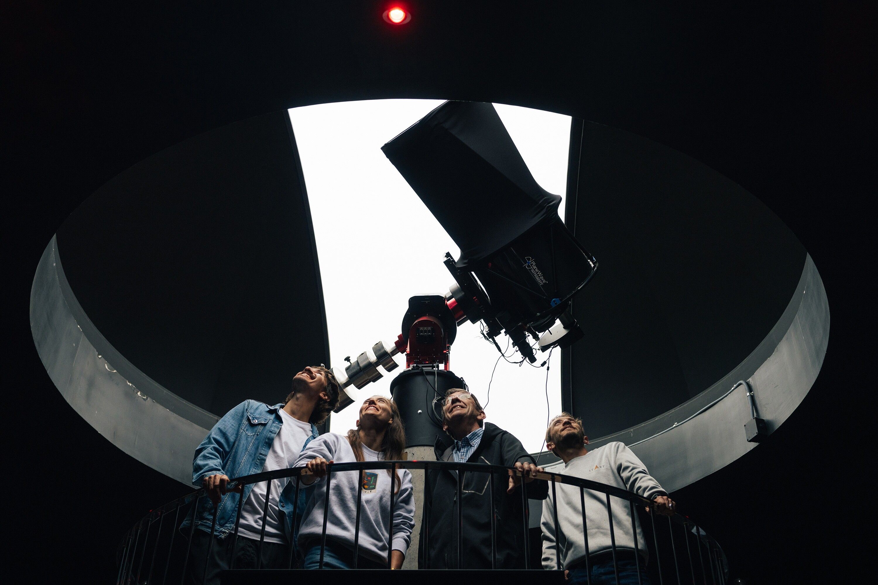 El Parque Astronómico del Montsec, situado en el municipio de Àger, es uno de los mejores lugares de Cataluña para observación de cielos diurnos y nocturnos, tanto por su emplazamiento privilegiado en una zona Starlight como por la tecnología puntera que ofrece el recinto. 